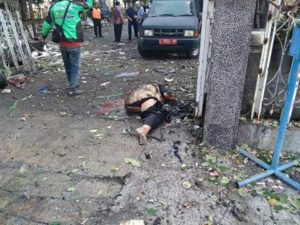 Bom Meledak di Tiga Gereja Surabaya, Asap Membumbung Tinggi Terlihat di Gereja Jalan Diponegoro
