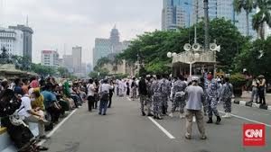 Belasan Ditangkap Saat Demo 13 Oktober, Massa Sempat Memanas