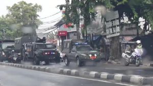 Beredar Video Kendaraan Taktis Koopsus TNI Show of Force di Depan Markas FPI