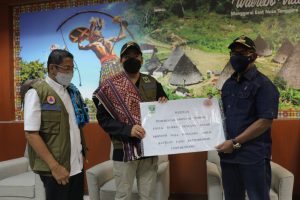 Luar Biasa Warga Sumatera Barat, Berbagi Kasih Salurkan Bantuan  untuk Korban Banjir NTT