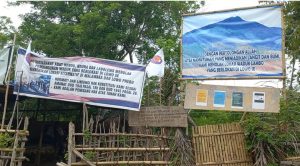 Tolak Lokasi Waduk Mbay-Lambo, Warga Rendu Blokade Jalan Masuk Lokasi Waduk