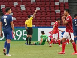 Wasit Piala AFF Indonesia vs Singapura Disorot Media Asing, Kartu Merahnya Dipertanyakan