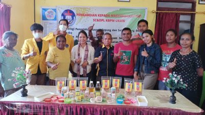 KBPM LPM UKAW Kupang Melatih Warga Desa Tolnaku Buat Sabun Herbal