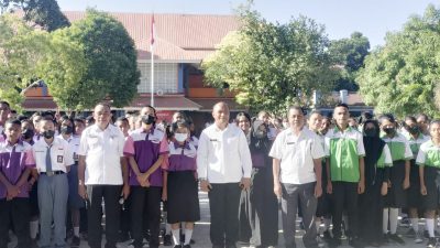 Berkunjung ke SMK Negeri 3 Kupang, Kadis Linus Lusi Beri Motivasi Untuk  Siswa