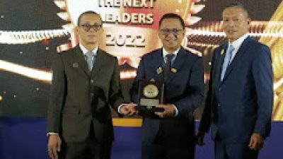 Direktur Bank NTT Dinobatkan The Next Top Leader 2022 Oleh Majalah Infobank